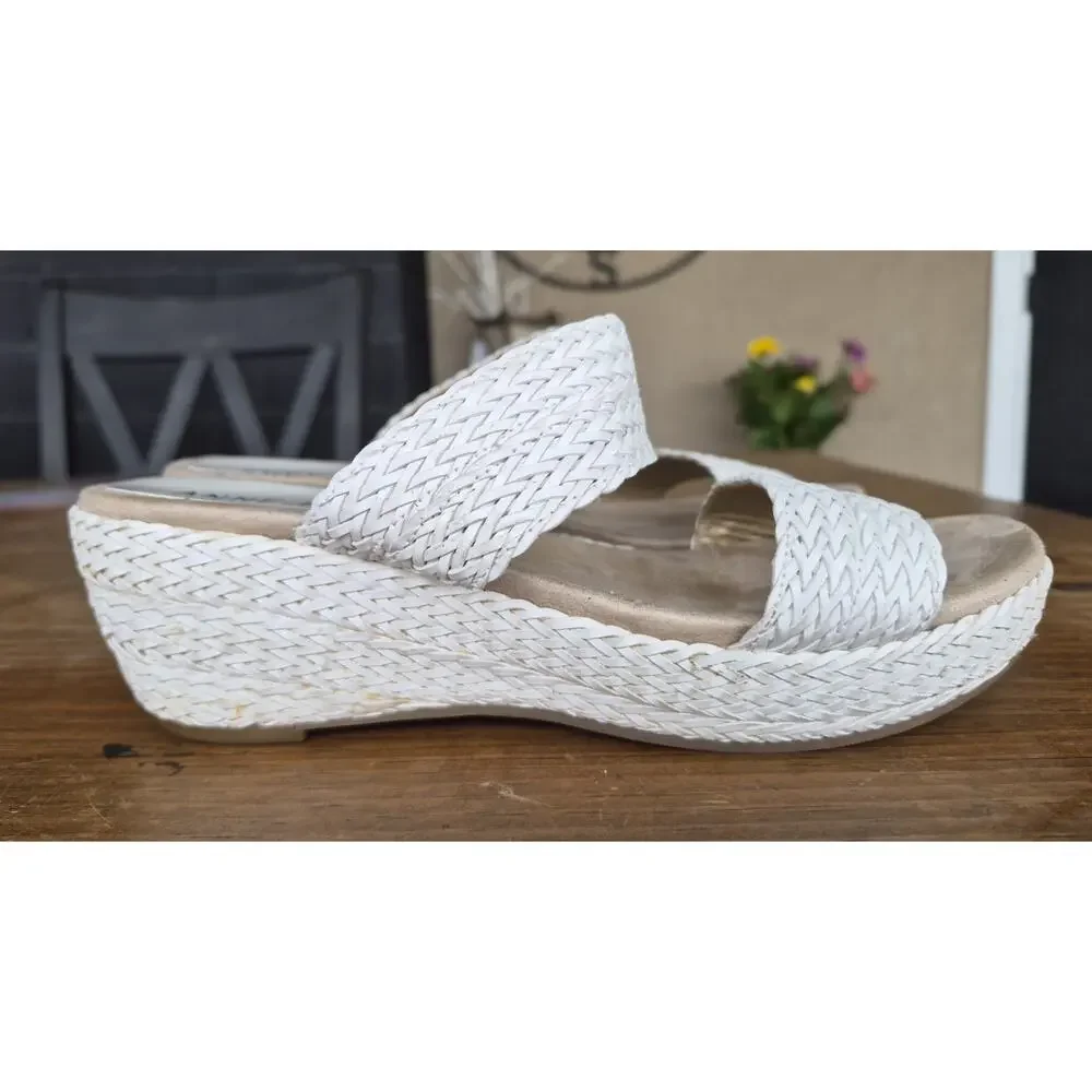 Ann Klein Womens Zala Slide Sandle Sz 9M White Heel 2.5”